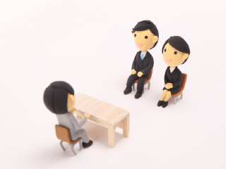 �ʐڎ������󂯂�