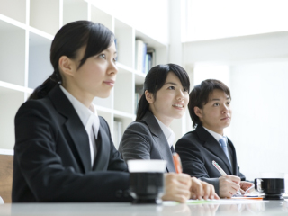 �A�E�����i�ʐڎ����j